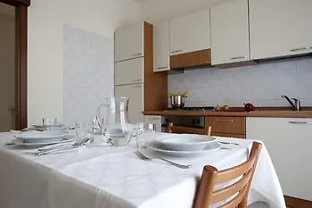 Residence Hotel Health House Desenzano del Garda 4*,